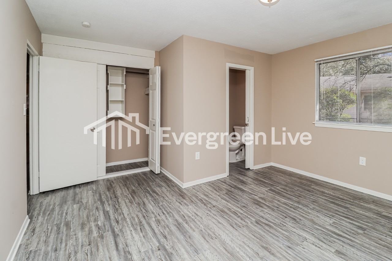 223 Sun Dr - Photo 5 of 15