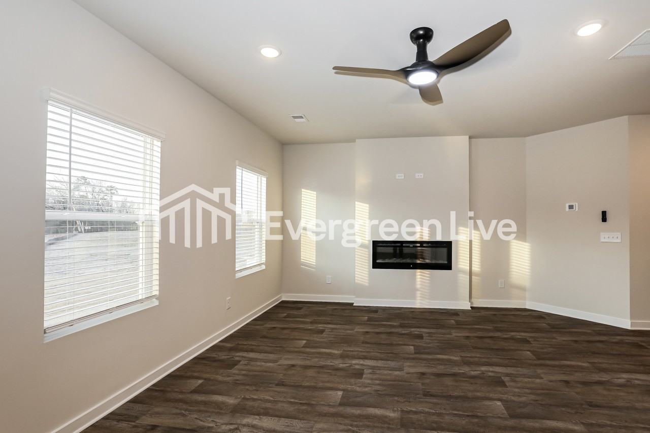 246 Crabapple Rd - Photo 2 of 15