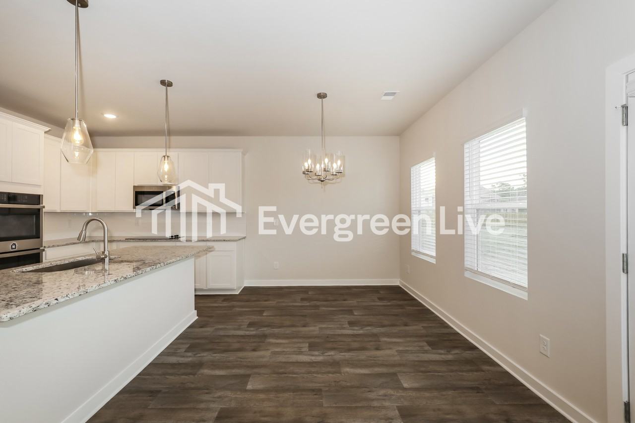 246 Crabapple Rd - Photo 3 of 15