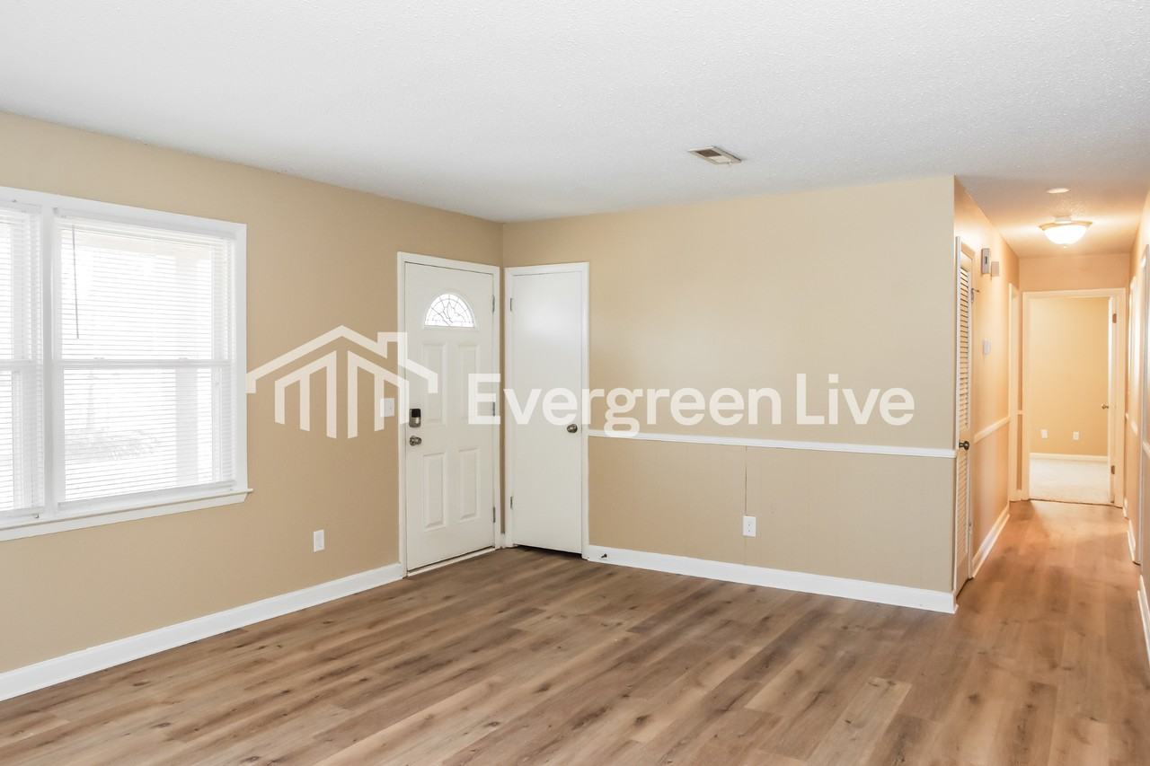 128 Tres Dr - Photo 3 of 15