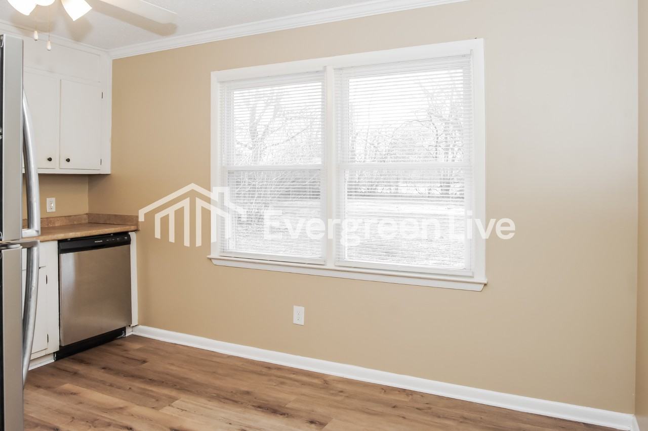 128 Tres Dr - Photo 5 of 15