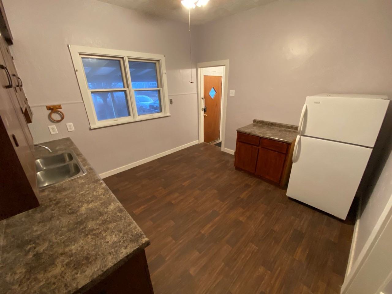 2535 Avenue B - Photo 5 of 22