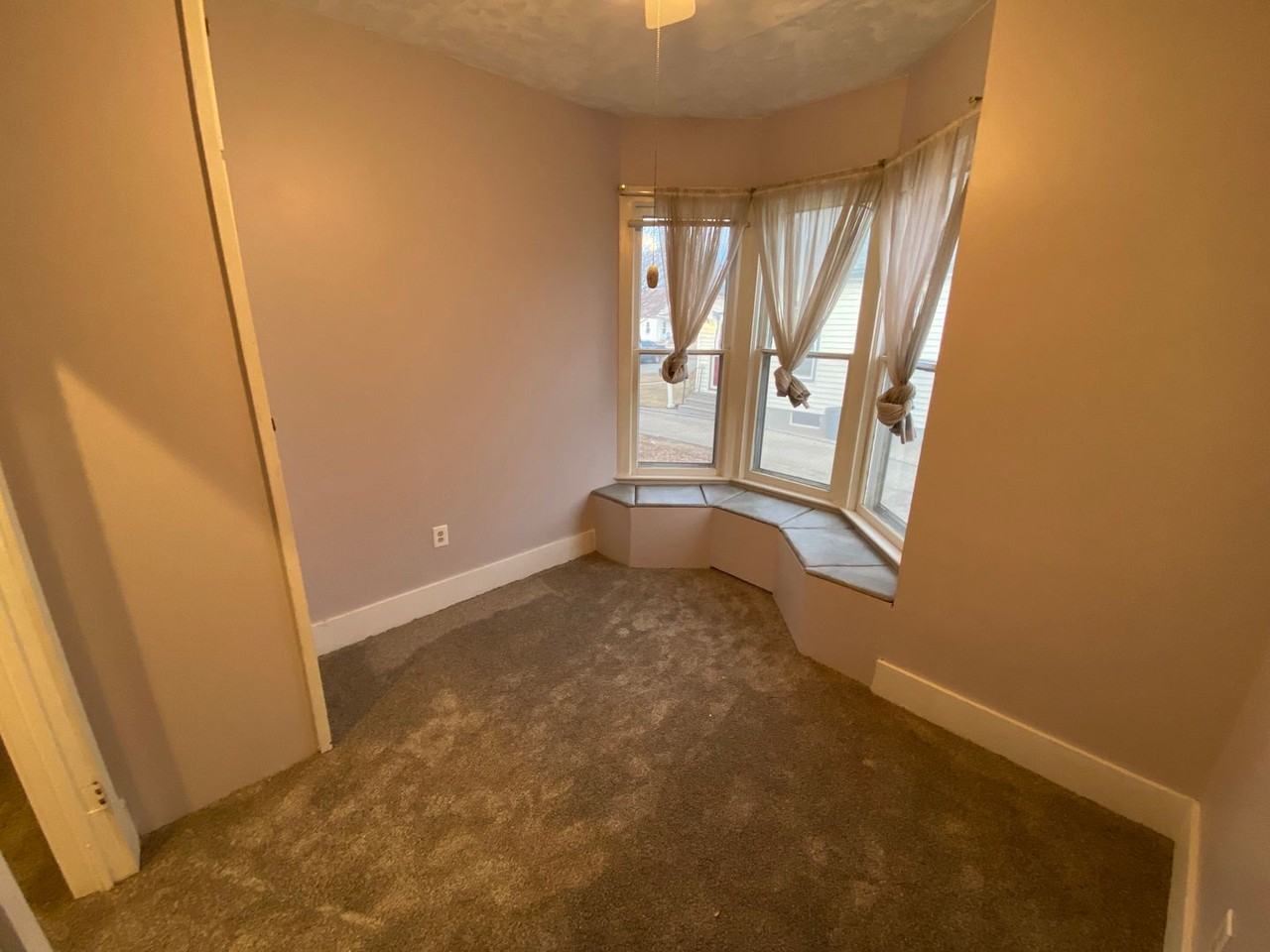 2535 Avenue B - Photo 7 of 22