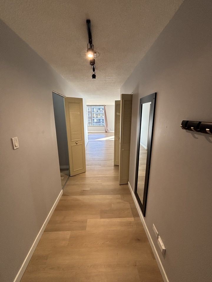 55 Nassau - Photo 3 of 44