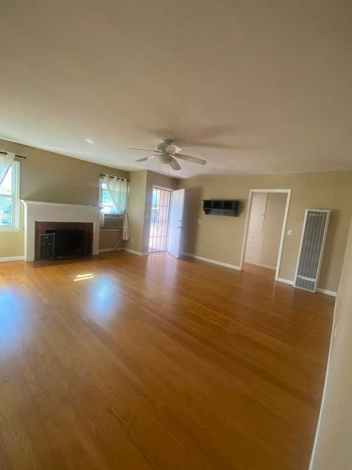 409 E Puente St - Photo 4 of 22