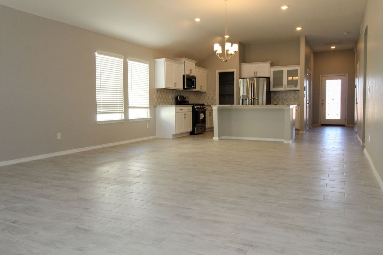 1229 Night Sky St - Photo 3 of 21