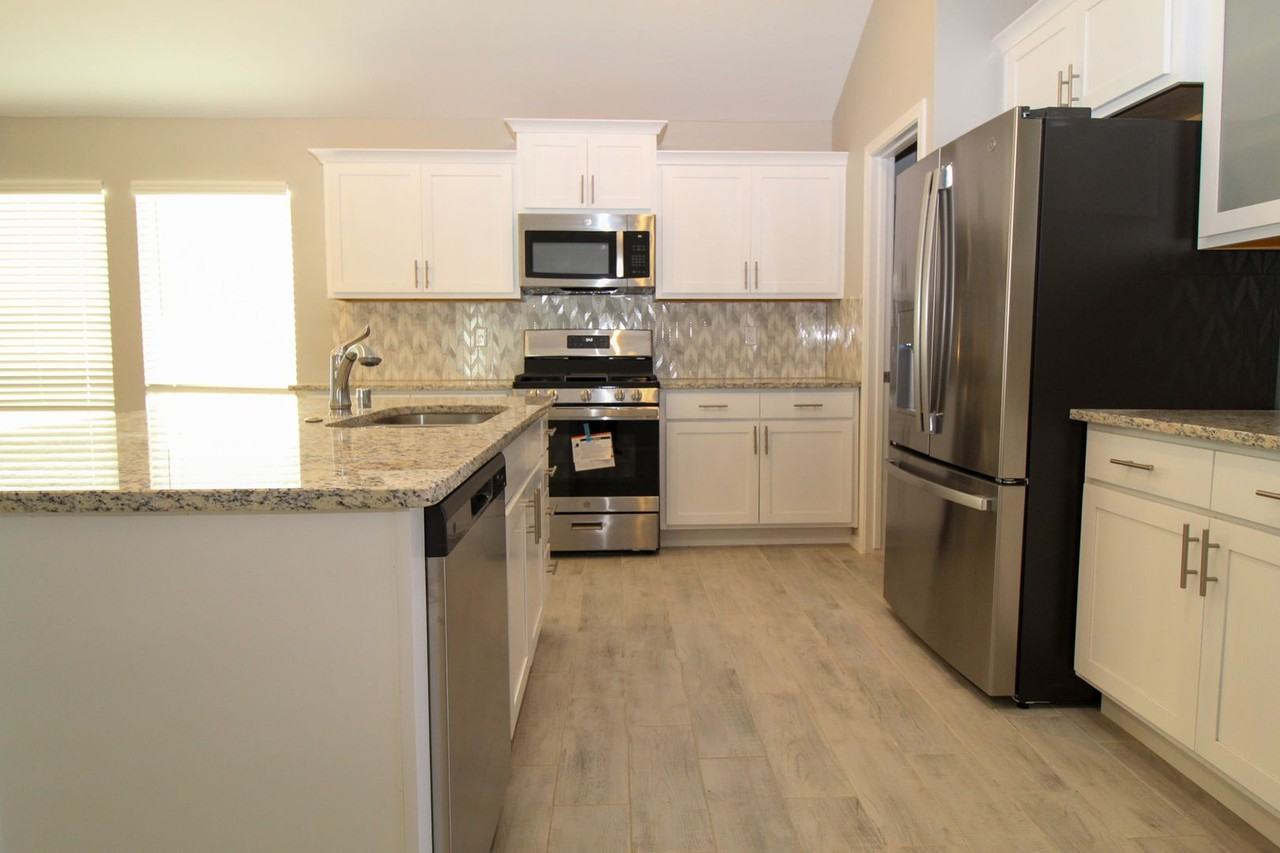 1229 Night Sky St - Photo 5 of 21