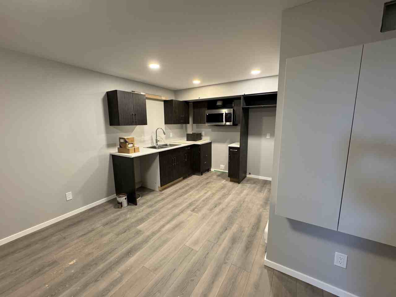 424 North Point - Photo 7 of 35