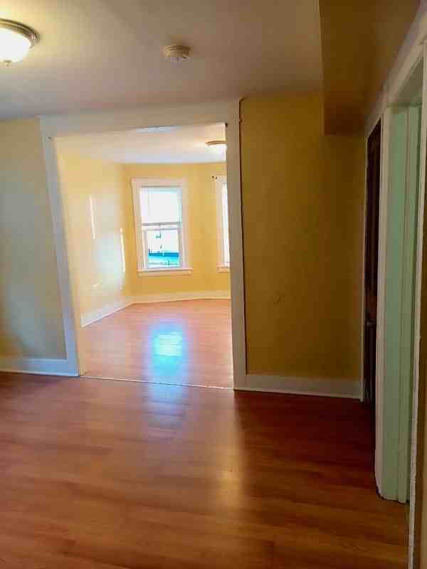 921 Bridge St ##3 - Photo 2 of 4