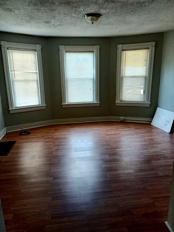 921 Bridge St ##3 - Photo 4 of 4