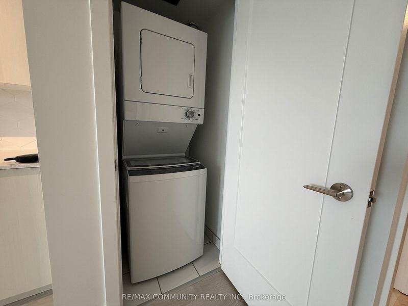 2545 Simcoe Street South #1815 - Photo 2 of 16