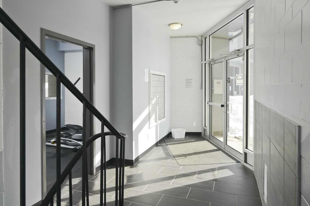 433 Edison Avenue - Photo 3 of 4