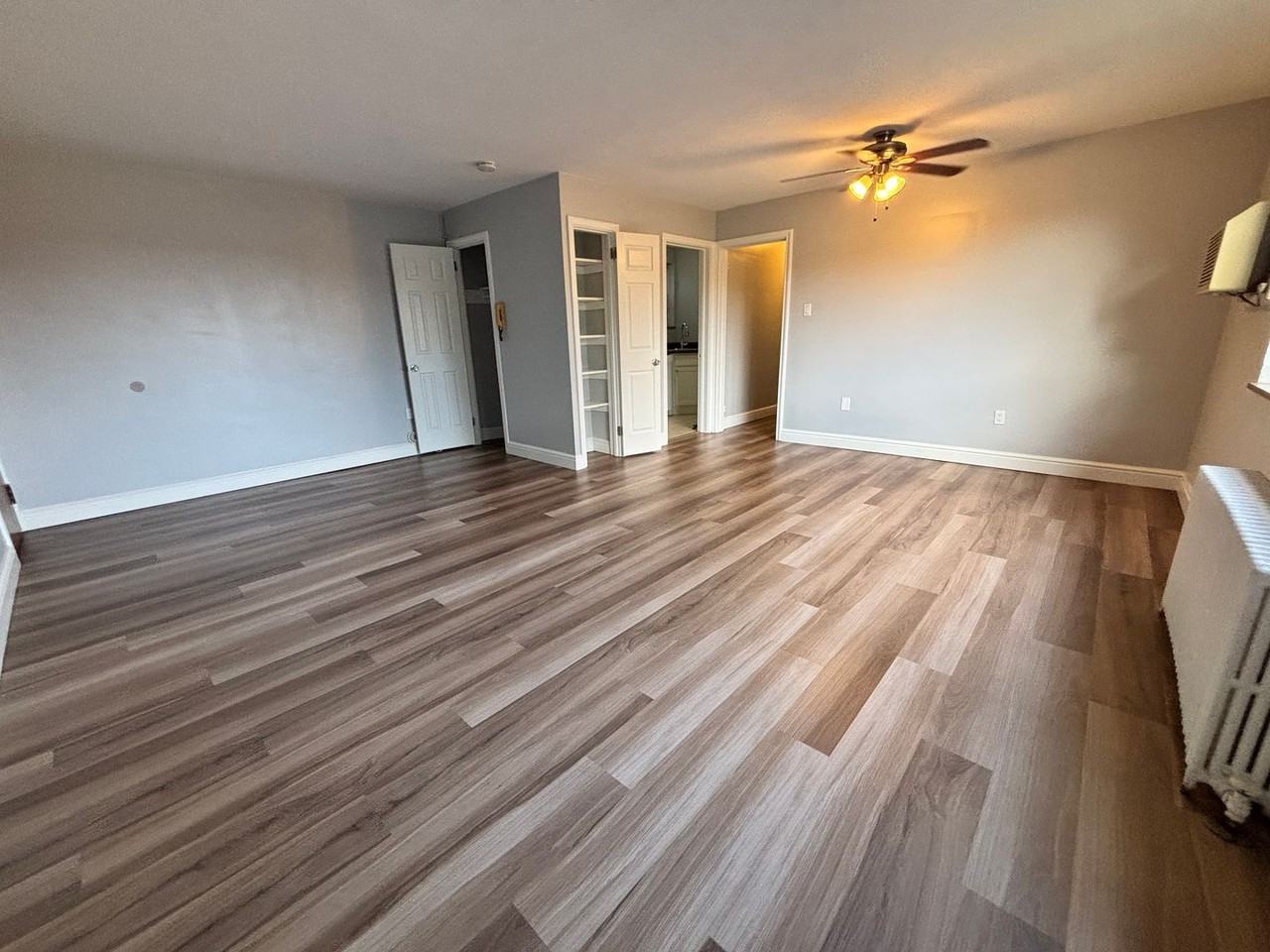 Royal Garden Apartments - Photo 7 of 23