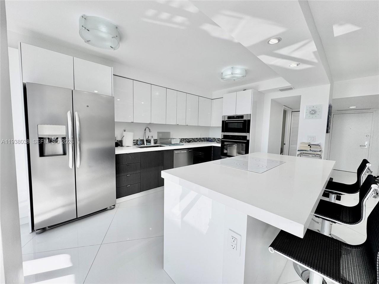 3600 Mystic Pointe Drive #1115 - Photo 6 of 31