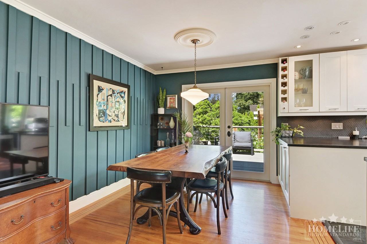 10945 Lawrie Cres - Photo 5 of 29