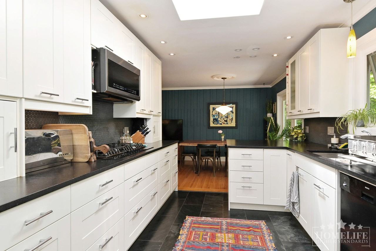 10945 Lawrie Cres - Photo 7 of 29