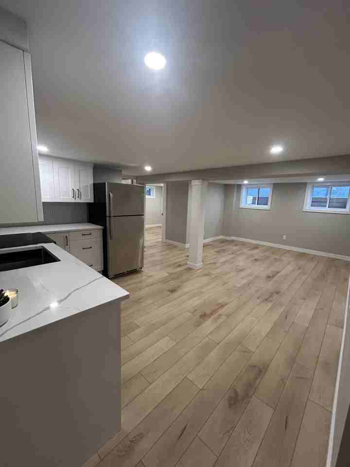 73 Burlington St W - Photo 5 of 13