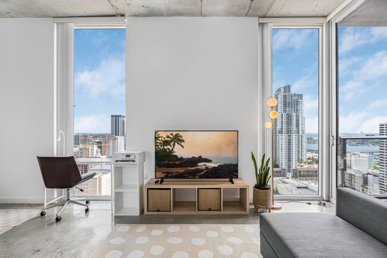 151 Southeast 1st Street - Photo 6 of 23