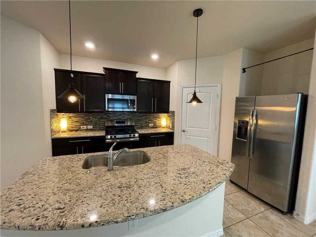 3917 Alpine Autumn Dr #1 - Photo 5 of 26