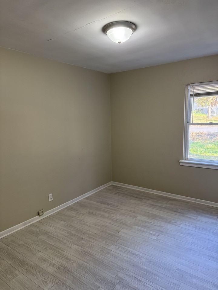 3654 Yale Ave #1 - Photo 6 of 8