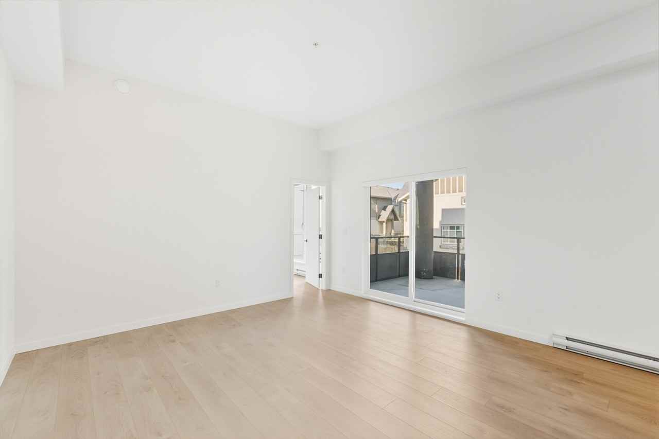 19577 65B Avenue #301 - Photo 3 of 24