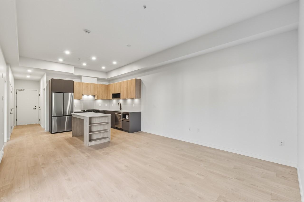 19577 65B Avenue #301 - Photo 4 of 24