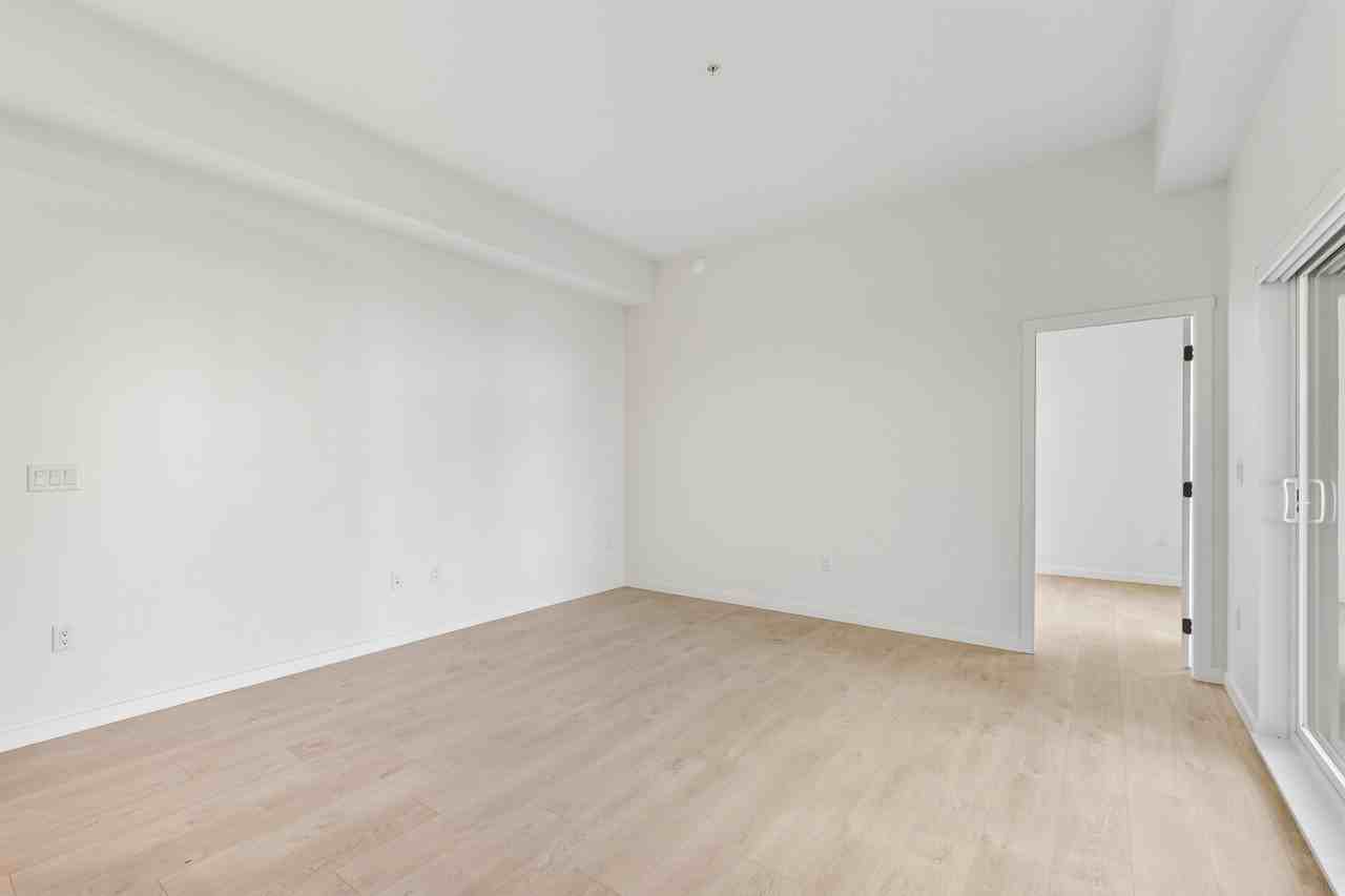 19577 65B Avenue #301 - Photo 5 of 24