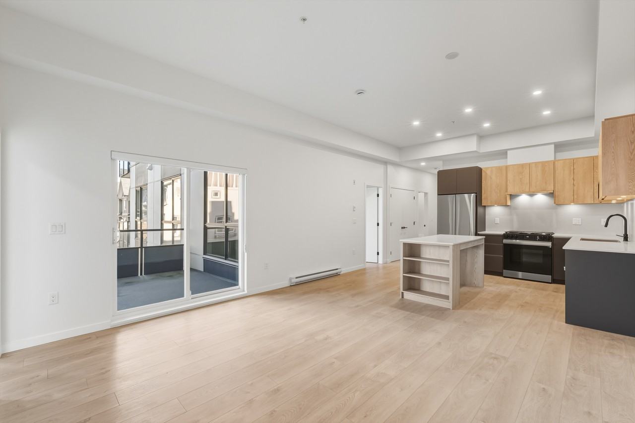 19577 65B Avenue #301 - Photo 6 of 24