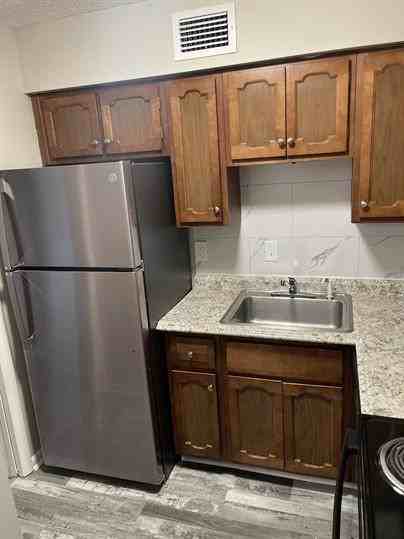 1810 Bridgewater Place - B91806, 1810, 1814 Bldgs #B9 - Photo 3 of 8