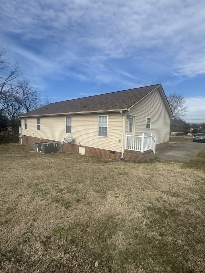 1901 Hayes Denton Road - Photo 3 of 18