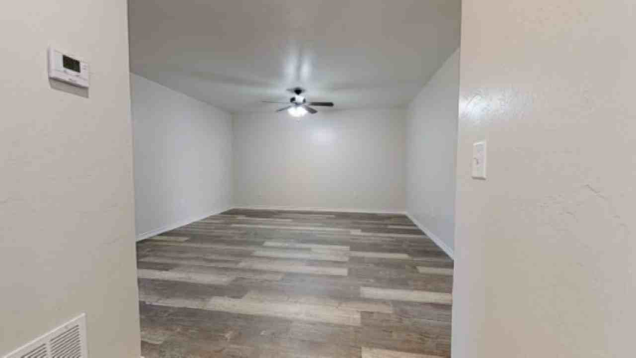 415 (4) W James St #1 - Photo 6 of 17