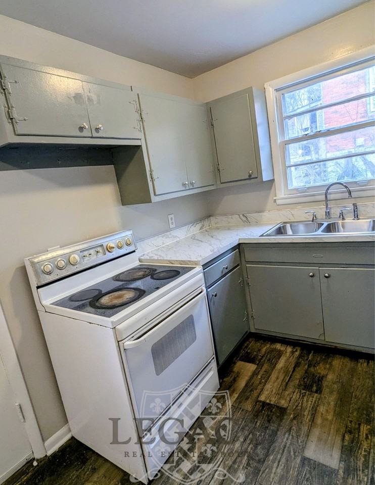 1906 Laurinda Dr #1 - Photo 3 of 8