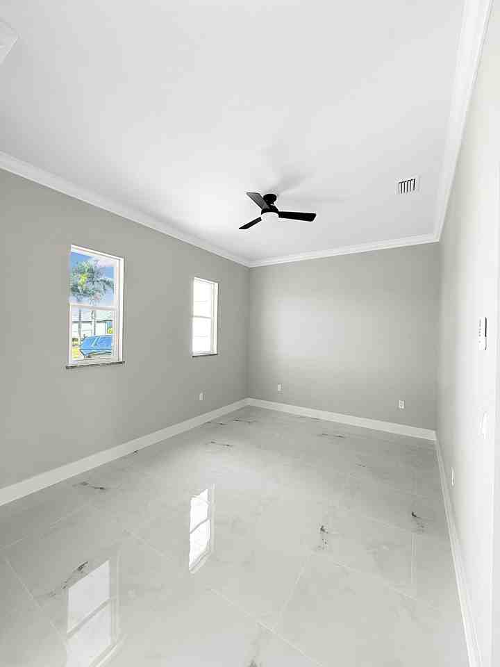 303 Nw 26th Ave #1 - Photo 2 of 21