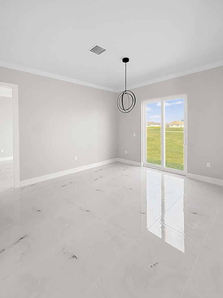 303 Nw 26th Ave #1 - Photo 5 of 21