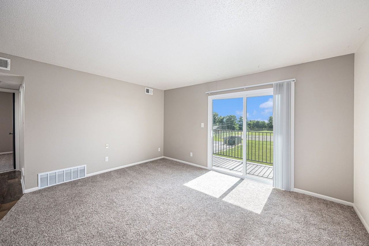 Blue Springs Apartments - Photo 6 of 34