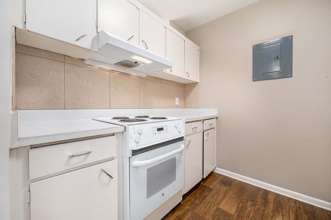 Blue Springs Apartments - Photo 6 of 29