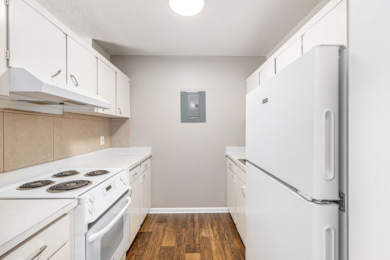 Blue Springs Apartments - Photo 7 of 29