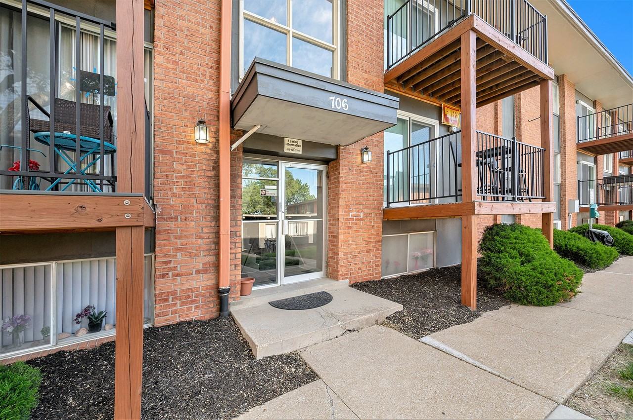 Blue Springs Apartments - Photo 4 of 29