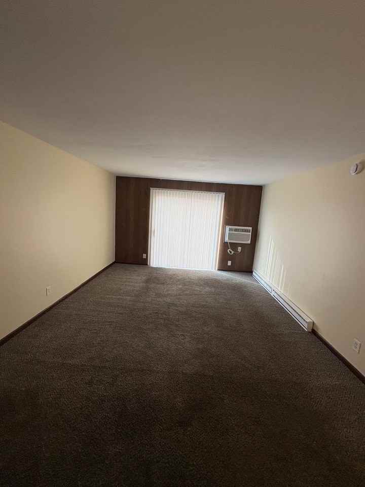 Carnaby Square Apartments - Photo 4 of 13