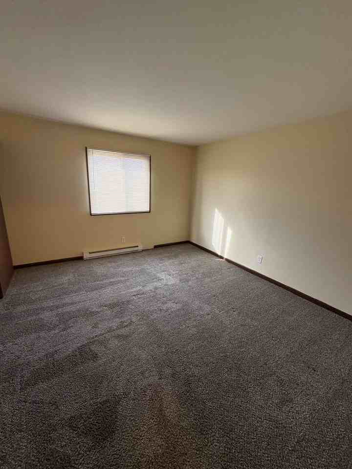 Carnaby Square Apartments - Photo 6 of 13