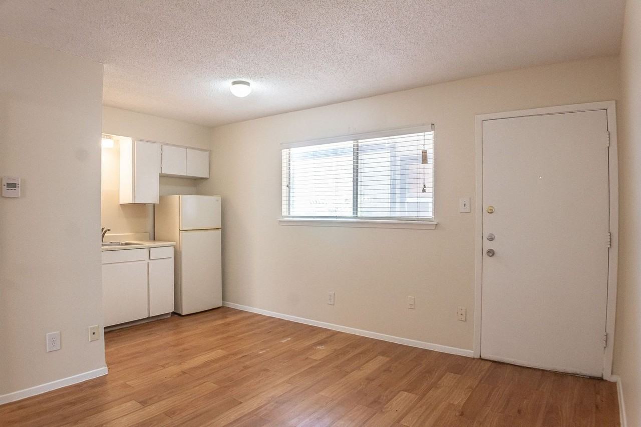 Red River Place Apartments - Photo 6 of 25