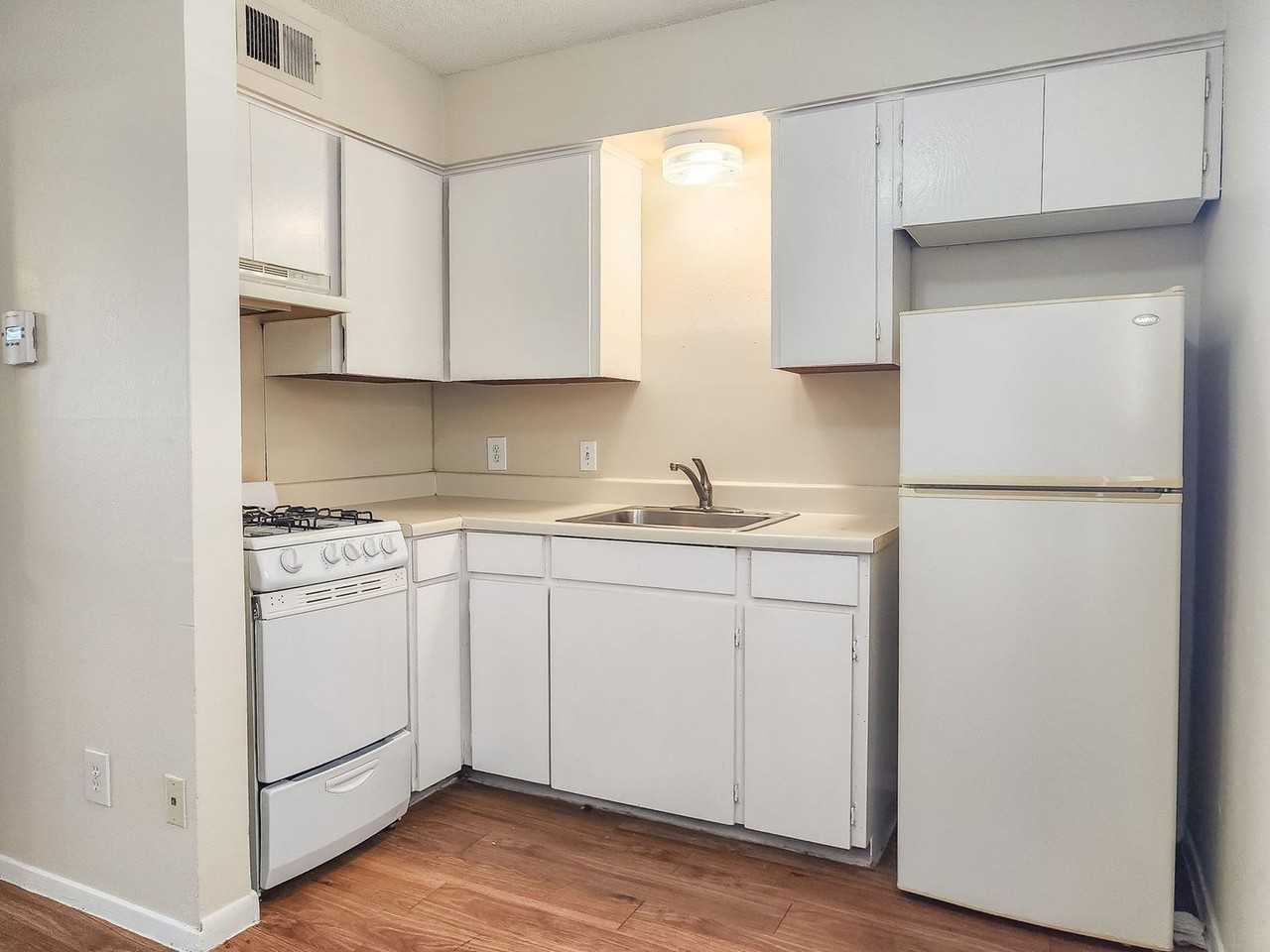 Red River Place Apartments - Photo 7 of 25