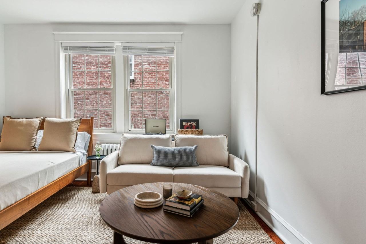 The Ivy - Photo 2 of 35