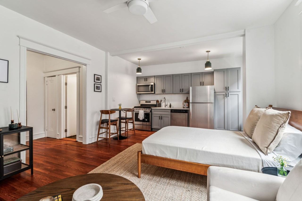 The Ivy - Photo 6 of 35