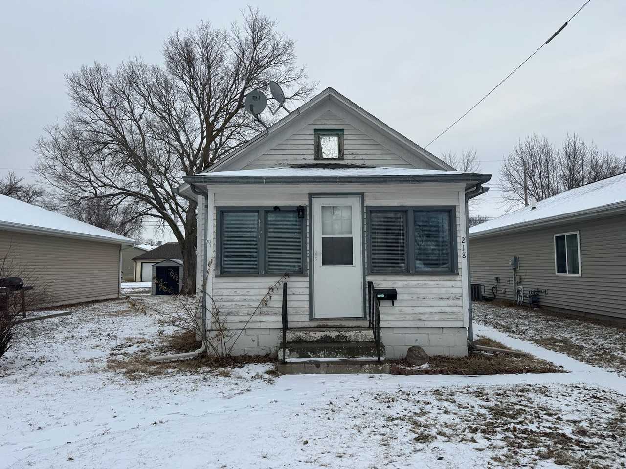 218 Miller Ave - Photo 2 of 17