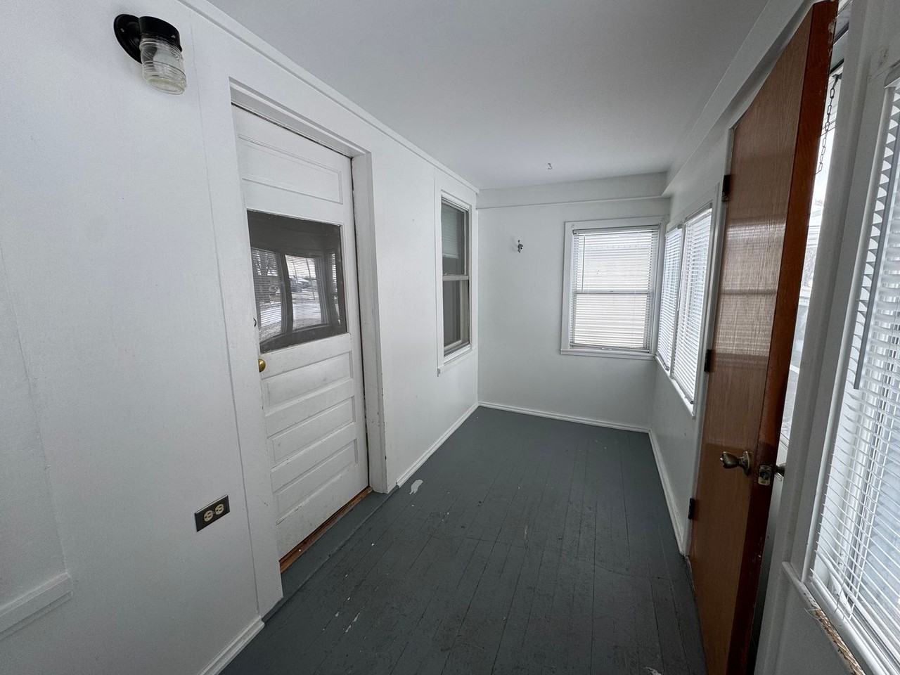 218 Miller Ave - Photo 3 of 17