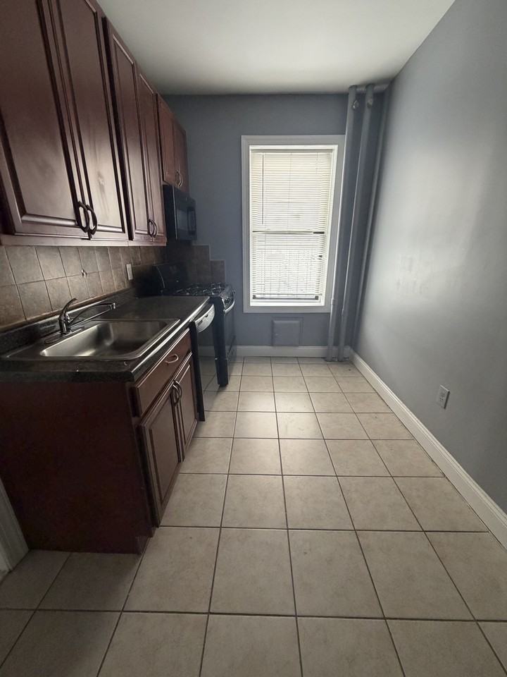 42 W 29th St #4B - Photo 2 of 8