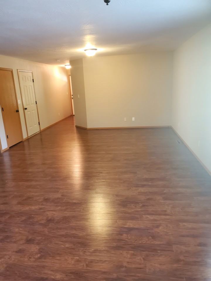 2952 W Chestnut St #NA - Photo 2 of 6