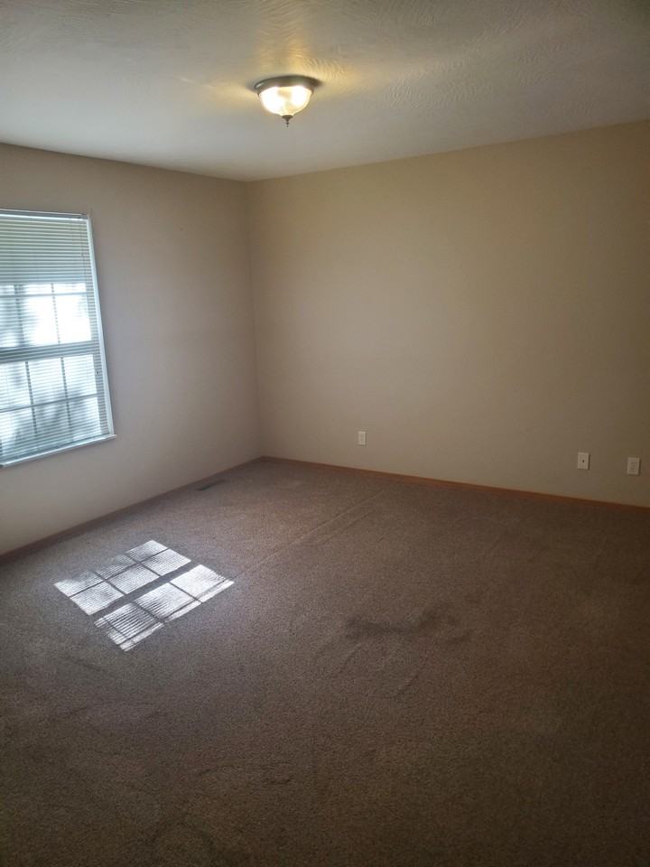 2952 W Chestnut St #NA - Photo 5 of 6