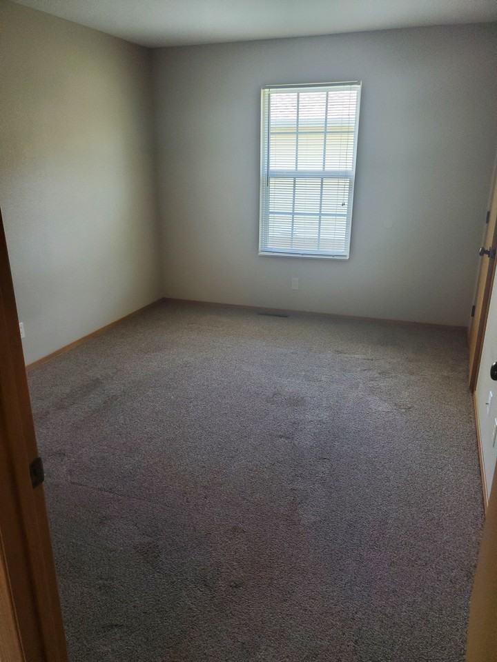 2952 W Chestnut St #NA - Photo 6 of 6